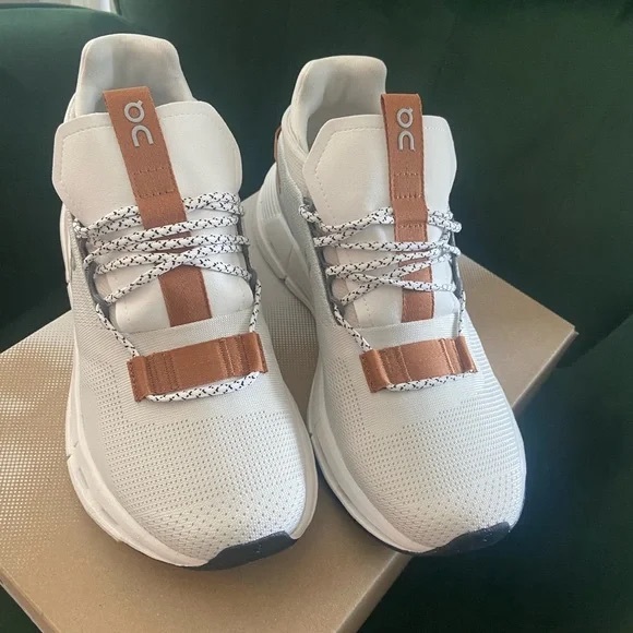 ON Cloudnova Women Shoes White/Pearl - Picture 2 of 10